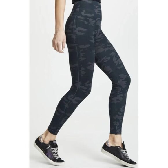 SPANX Look at Me Now High-Waisted Seamless Leggings in Black Camo Size S - Picture 1 of 14